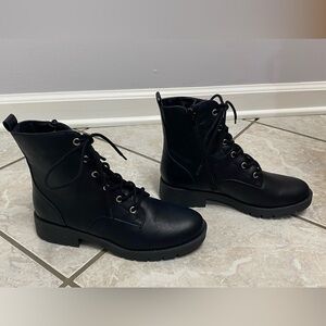 Women’s Sun & Stone Black Lace-Up Ankle Boots size 6